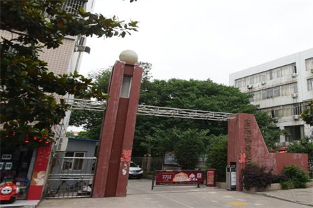 新上！急售好房，羊山新区信阳恒大豪庭电梯洋房南北通透证在手